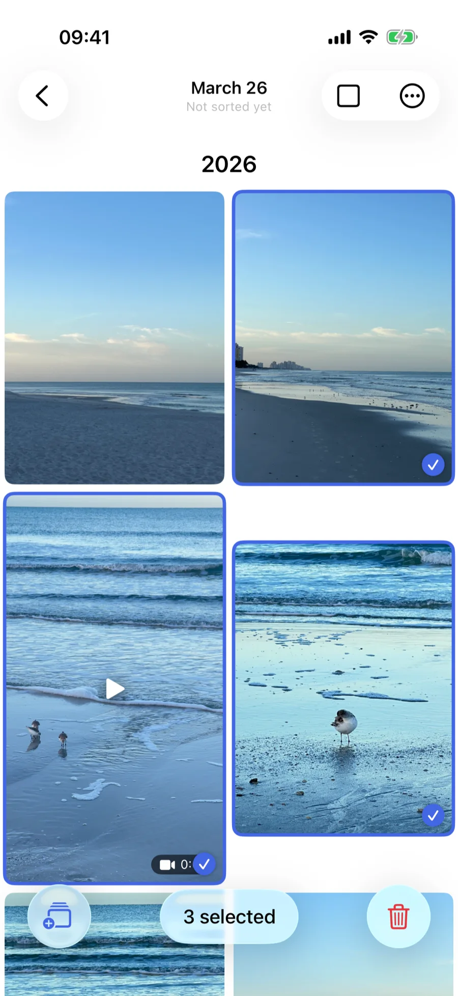 Cully photo grid with selection